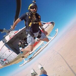 Sheikh Hamdan skydiving