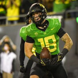 Oregon Ducks tight end Spencer Webb dies from fall at Triangle Lake